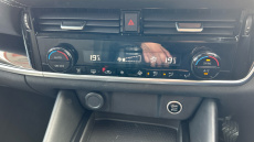 Nissan Qashqai 1.3 DiG-T MH N-Connecta 5dr Petrol Hatchback